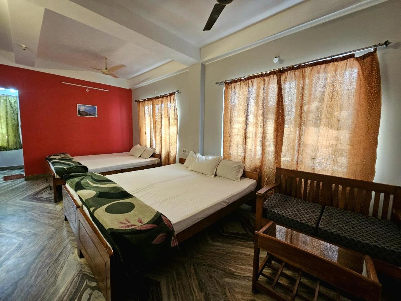 Hotel Vishal Силигури Экстерьер фото