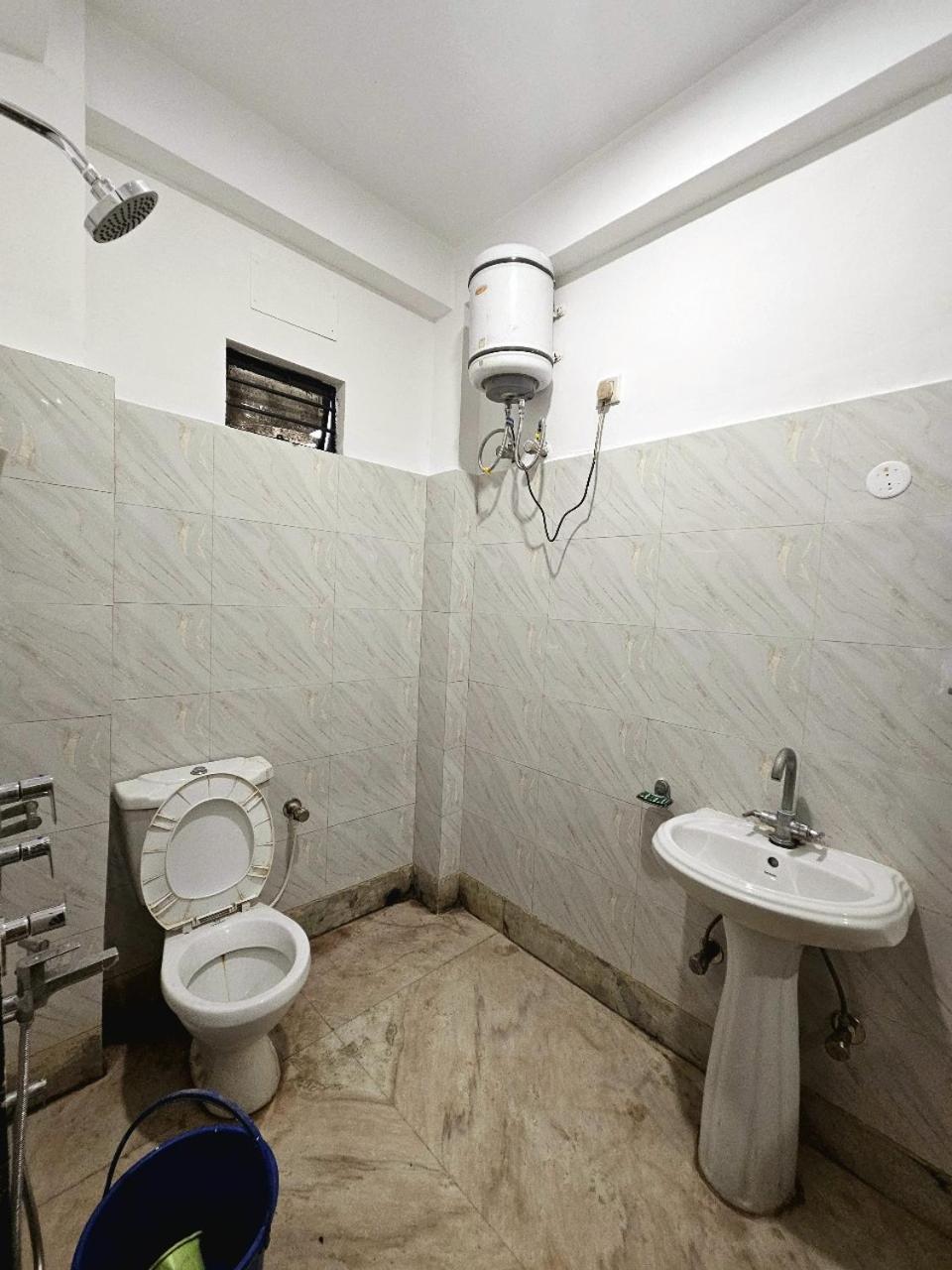 Hotel Vishal Силигури Экстерьер фото
